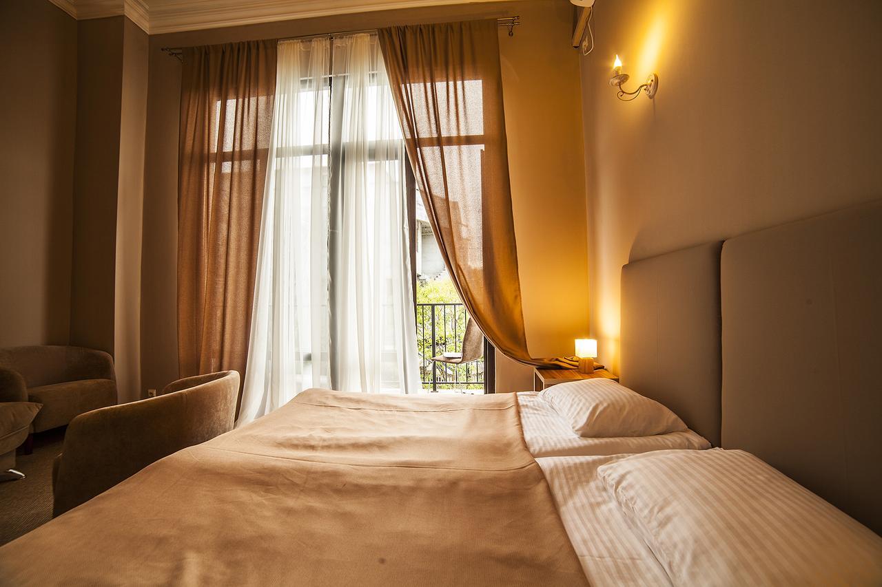 Boutique Hotel Amra Sukhumi Luaran gambar