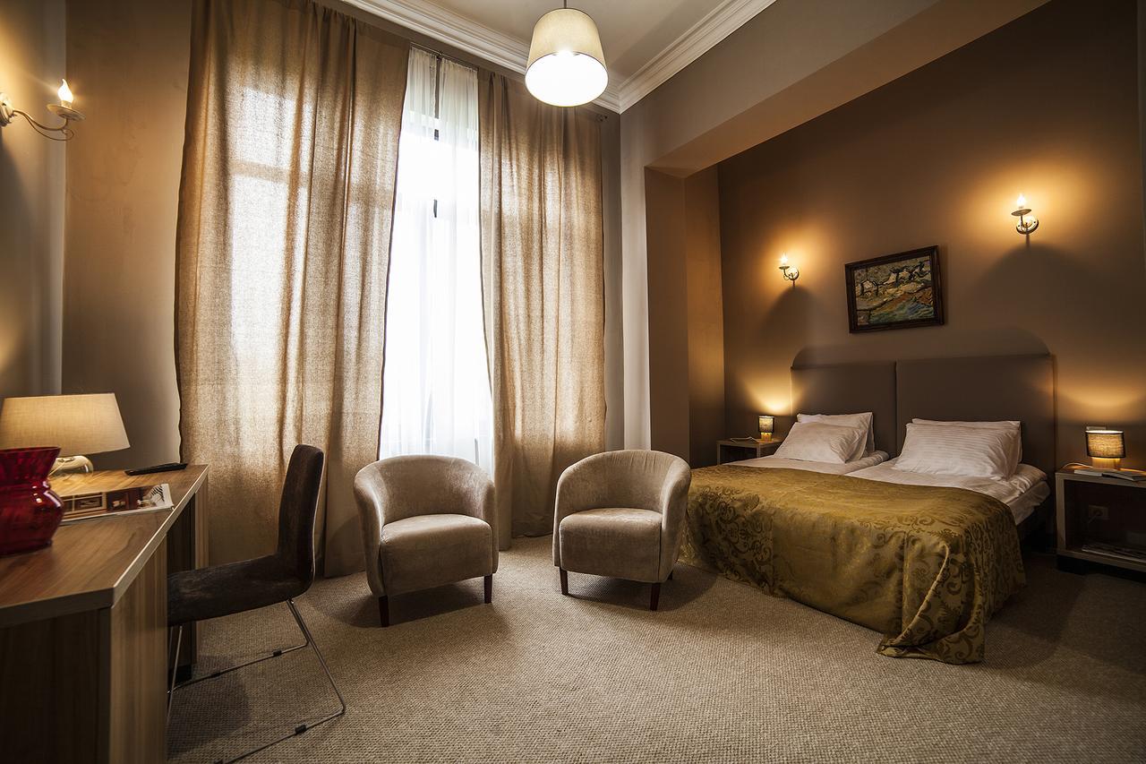 Boutique Hotel Amra Sukhumi Luaran gambar