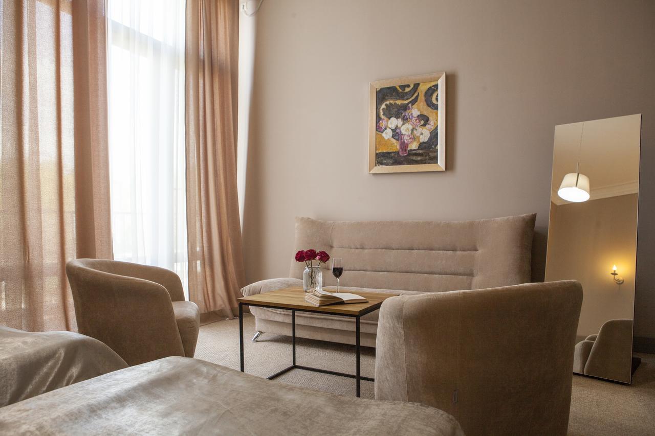 Boutique Hotel Amra Sukhumi Luaran gambar