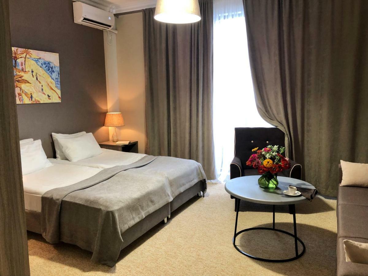 Boutique Hotel Amra Sukhumi Luaran gambar
