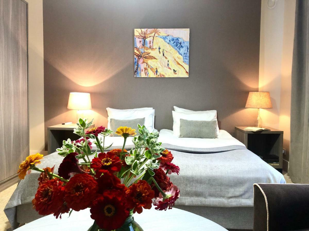 Boutique Hotel Amra Sukhumi Luaran gambar