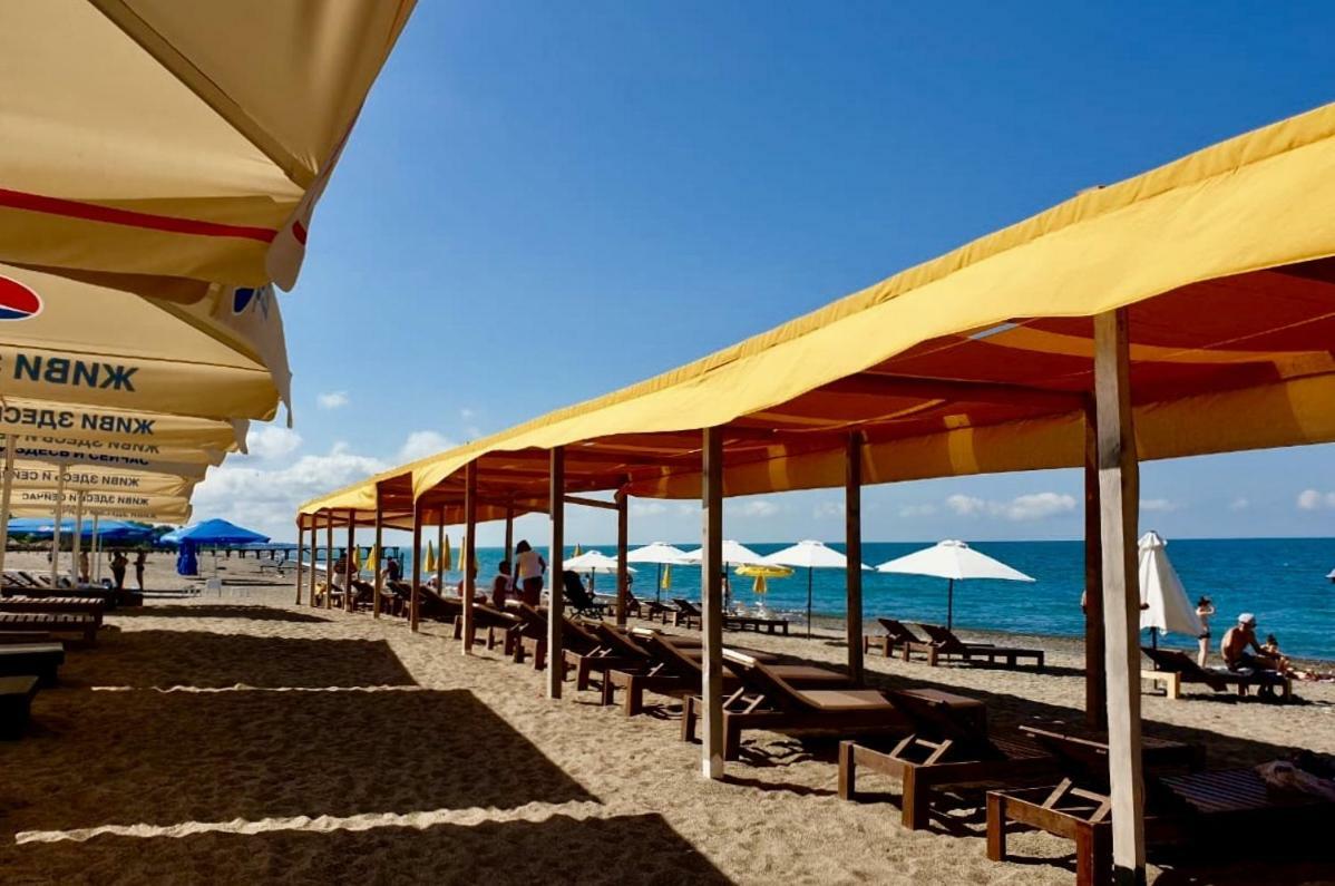 Boutique Hotel Amra Sukhumi Luaran gambar