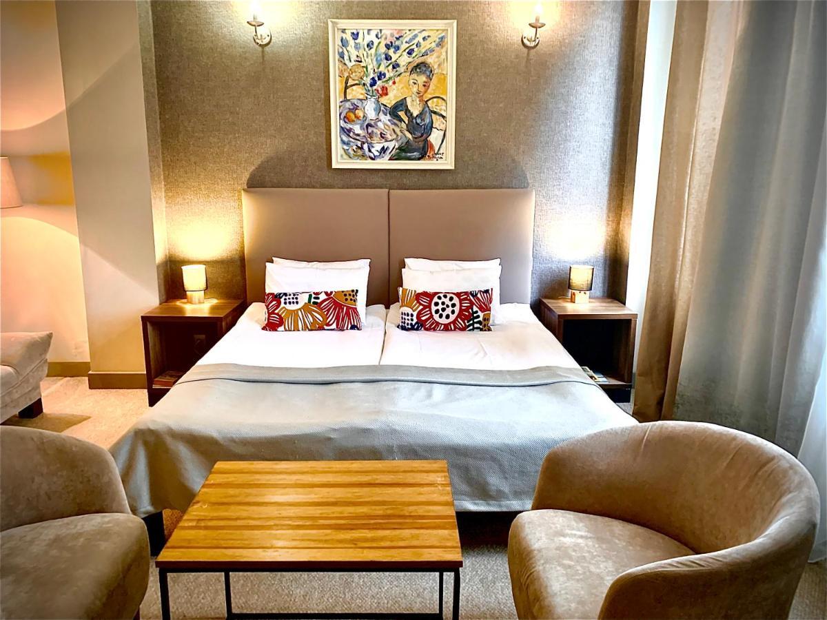 Boutique Hotel Amra Sukhumi Luaran gambar