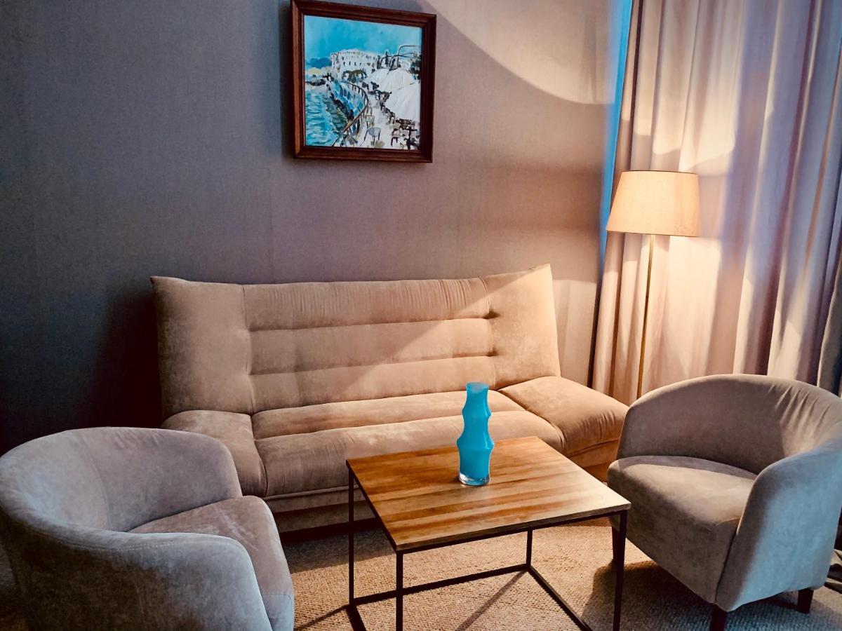 Boutique Hotel Amra Sukhumi Luaran gambar