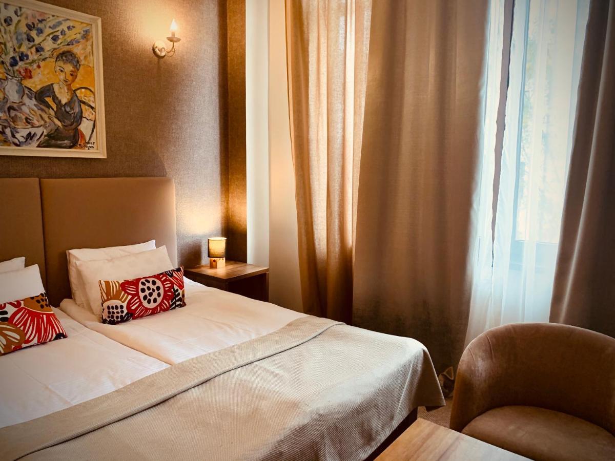 Boutique Hotel Amra Sukhumi Luaran gambar