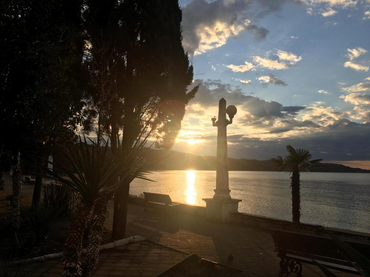 Boutique Hotel Amra Sukhumi Luaran gambar
